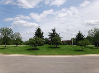 837 Red Hawk Dr, Walworth, WI 53184