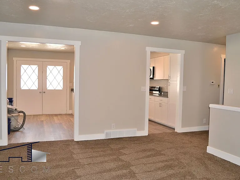 1688 N Main St — Photo 7