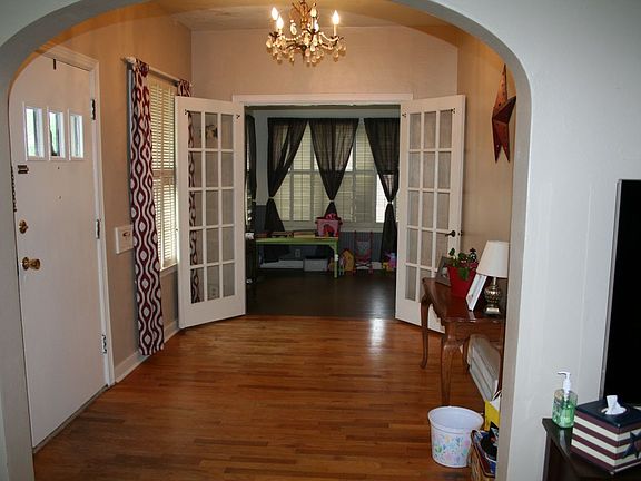 5th image of 212 W Olive St