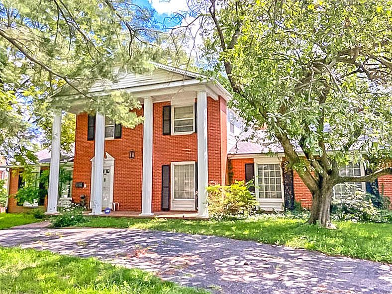 2nd image of 2706 Malibu Ct