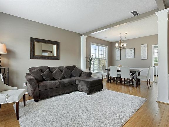5th image of 209 Ashland Dr