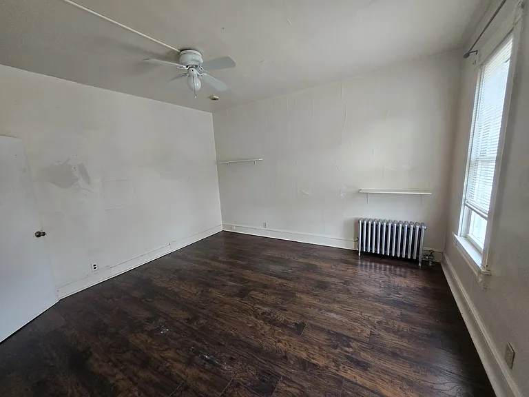 407 N Webster Ave — Photo 15