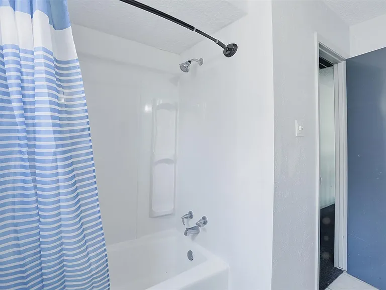 20713 Harvest Hill Ln — Photo 13