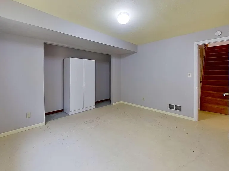 8109 Johnstown Ct — Photo 12