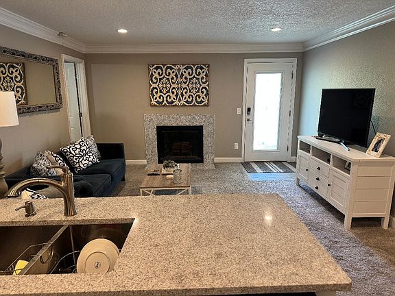 4th image of 100 Fairway Park Blvd Unit 409