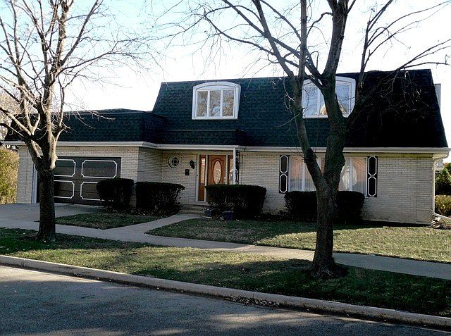 1st image of 8901 S Francisco Ave #1
