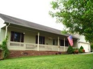 164 Stonefield Dr, Statesville, NC 28677