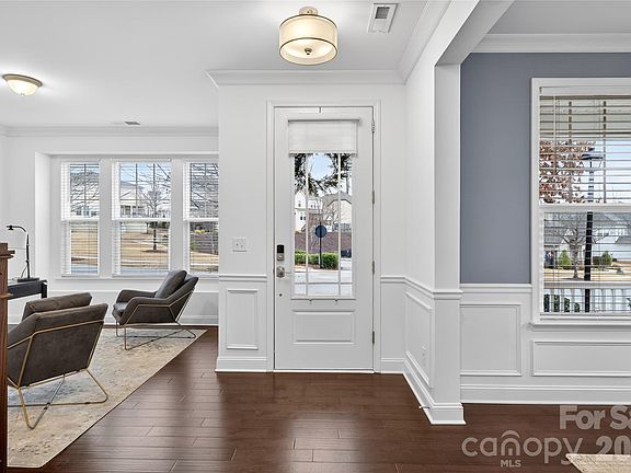 5th image of 8628 Shadetree St