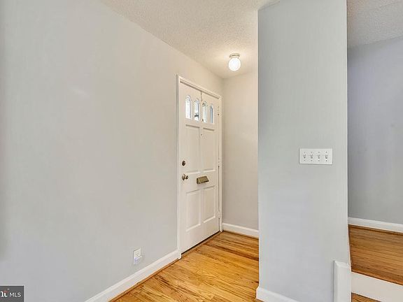 2nd image of 2917 S Columbus St