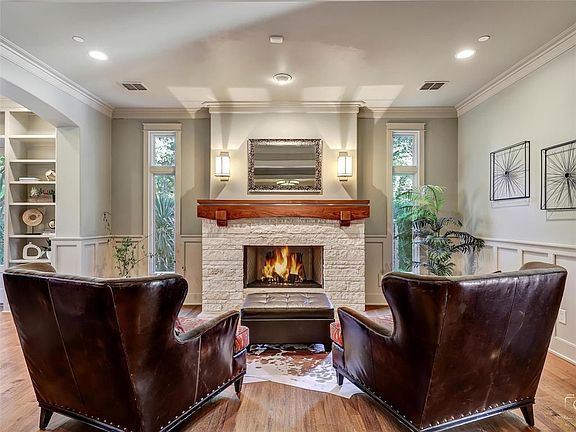 4th image of 9925 Jourdan Way