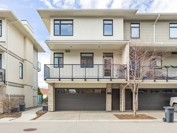 1102 Cameron Ave #8, Kelowna, BC V1Y 0B2