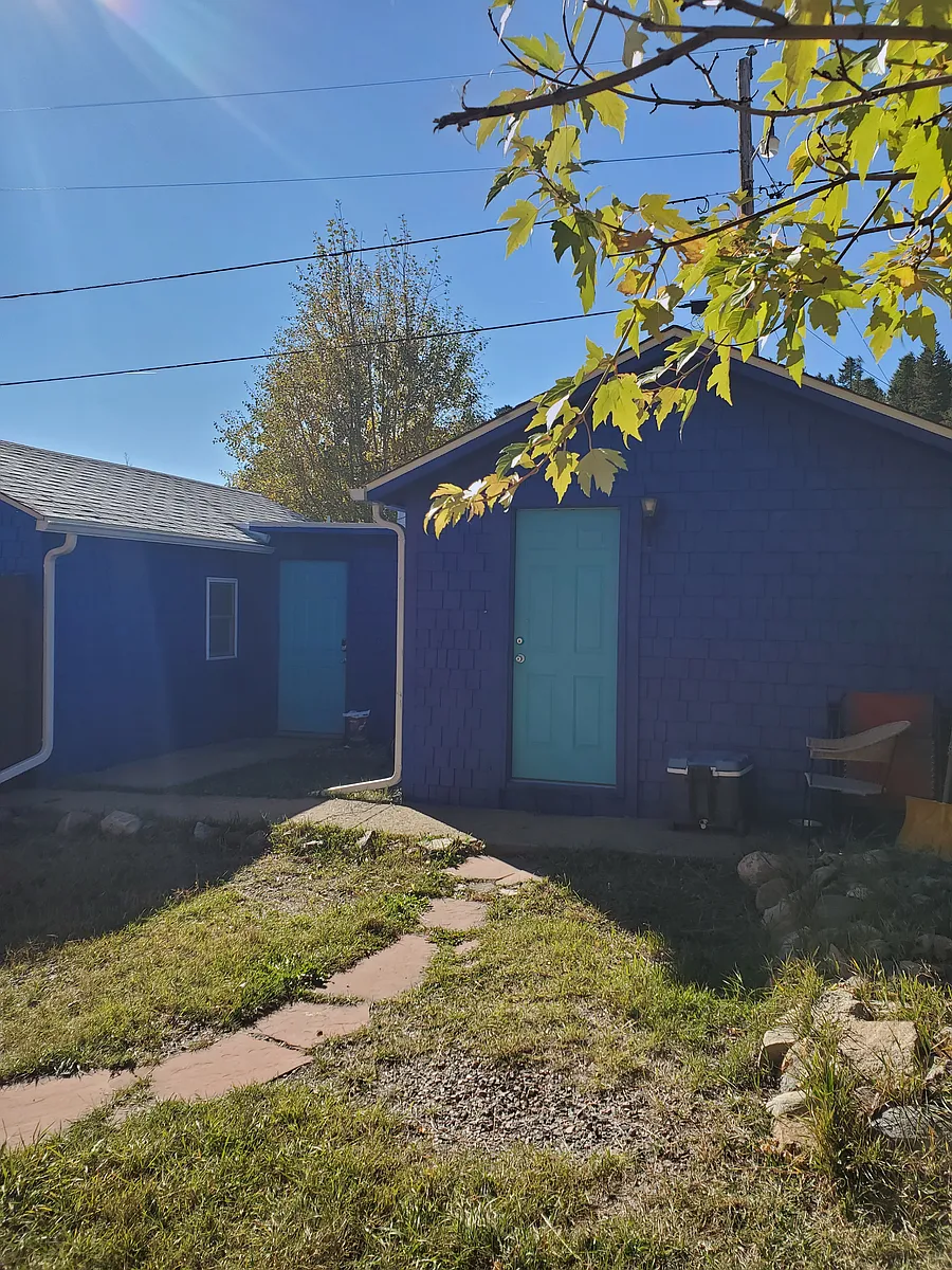 Front door - 550 W 3rd St #4