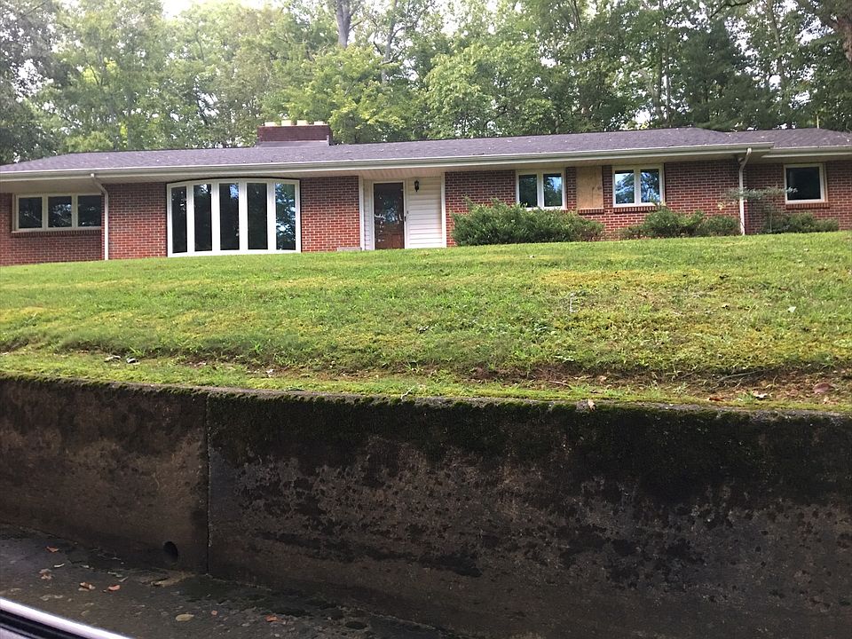 1st image of 224 Hillwood Cir
