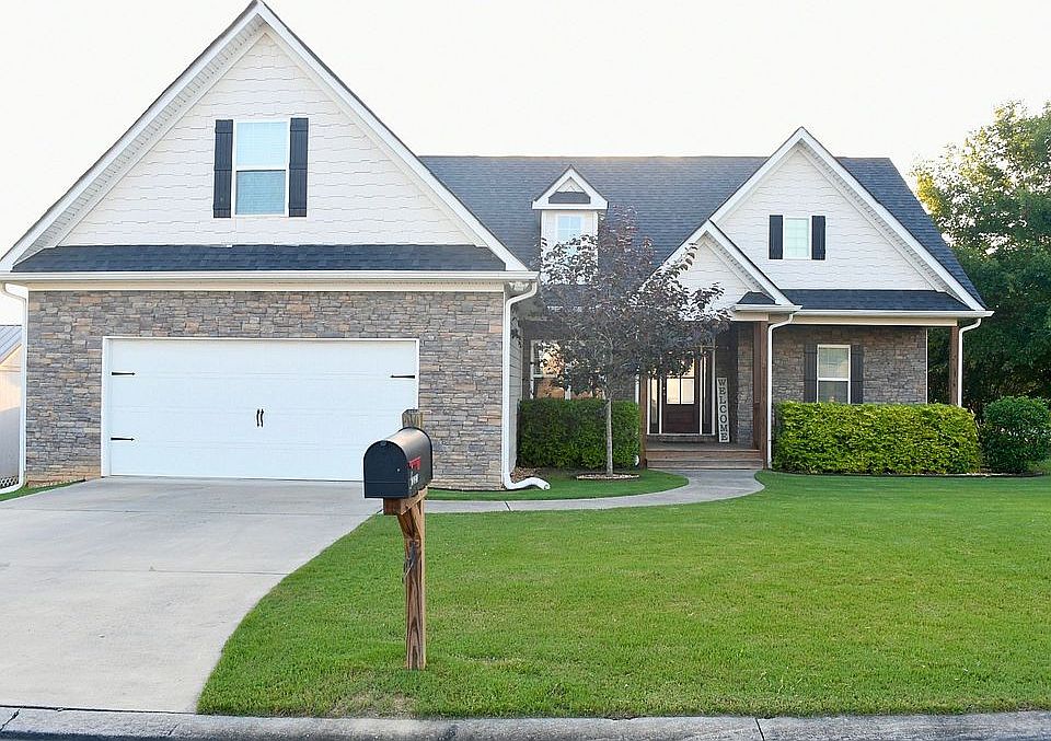 1st image of 7 English Oaks Blvd