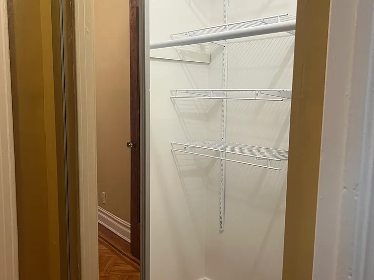 592 Prospect Ave #2R — Photo 5