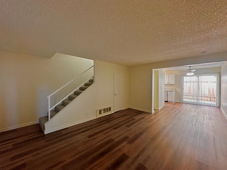 25907 Oak St #19 — Photo 5