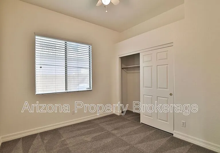 715 E Orchid Ln — Photo 23