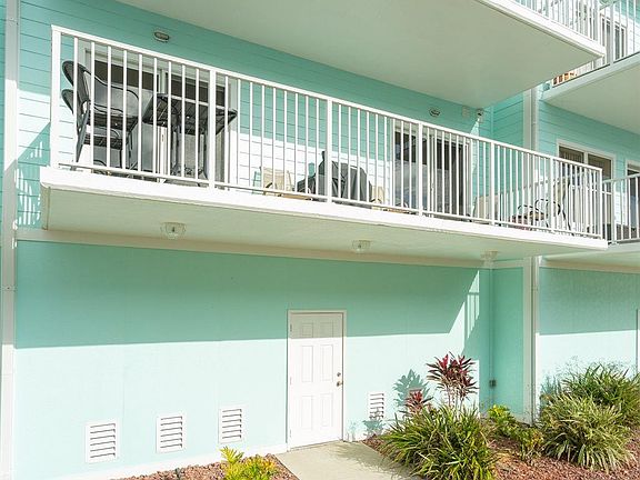 3rd image of 960 Sound Harbor Cir