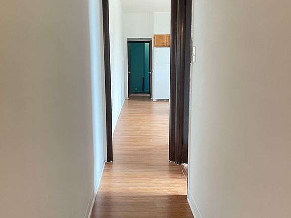 3rd image of 1025 Jackson St Floor 2