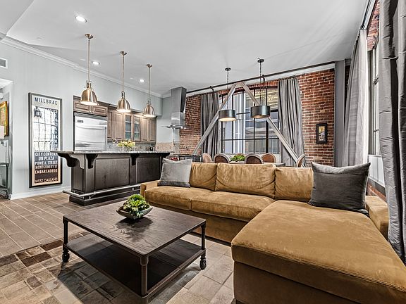 4th image of 16 Jessie St APT 203