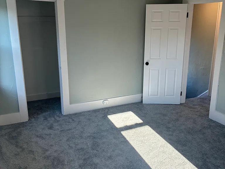1086 Joy Ave — Photo 20