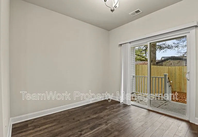 101 Langley Dr #D — Photo 7