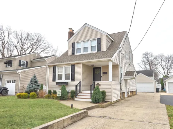 10 Seaman Avenue, Rockville Centre, NY 11570