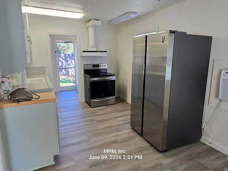 6505 Marchant Ave — Photo 9