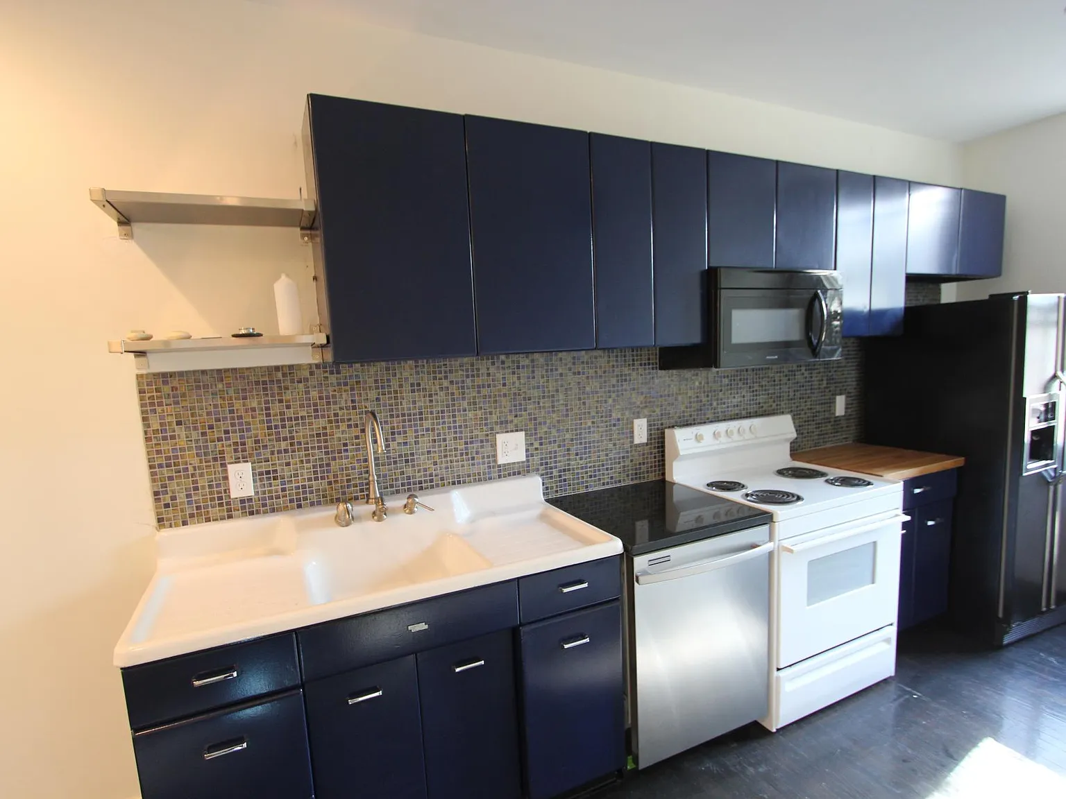 4 bed, 2000 sqft, $1,100 — Photo 2