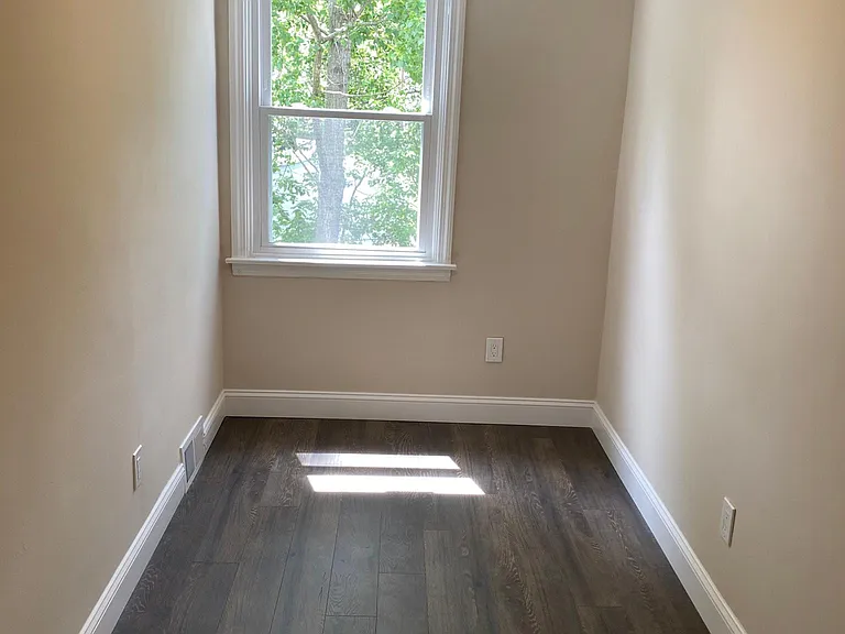 216 W Washington Ave — Photo 7