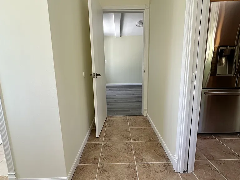 14552 Runnymede St — Photo 42