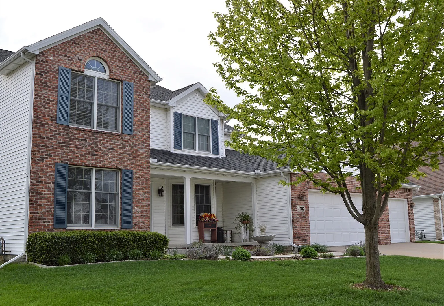 2407 Interlocken Dr photo 1
