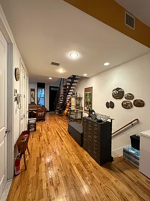 Rented by Esra Realty | media 26