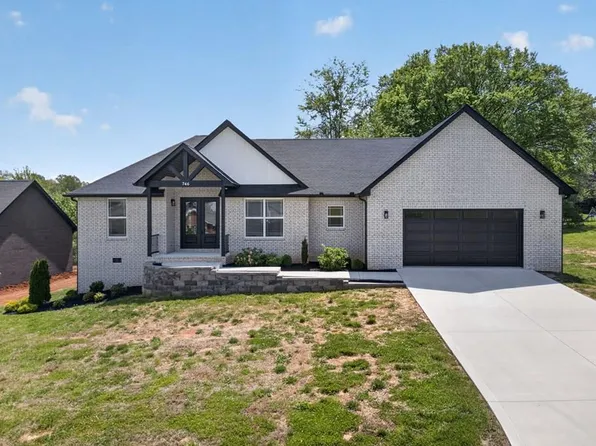 746 Blue Water Dr, Cookeville, TN 38506