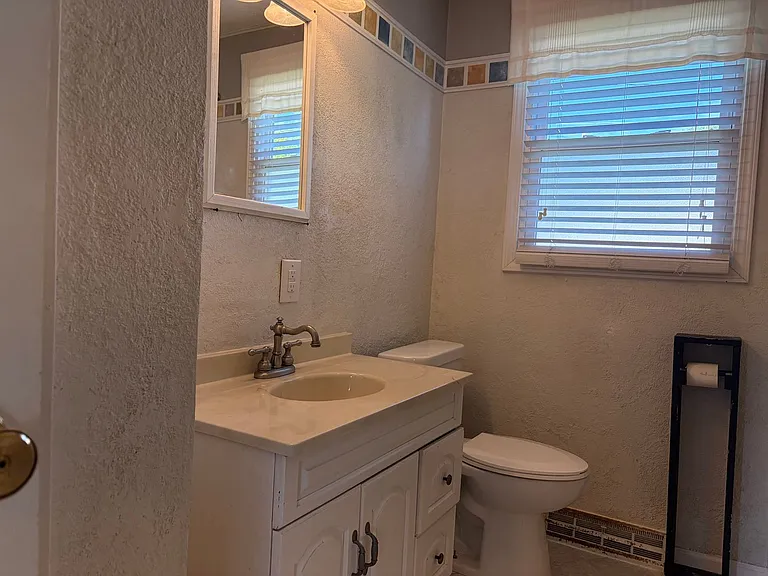 1022 McGregor St — Photo 12