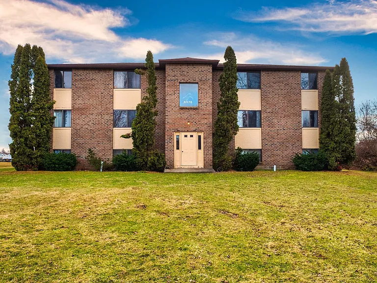 Maplewood Apartments — Photo 14