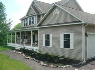 112 Schuyler Dr, Chittenango, NY 13037