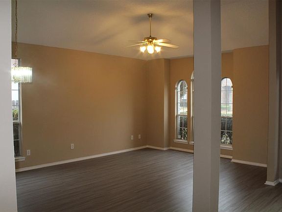 5th image of 4005 Wallingford Dr