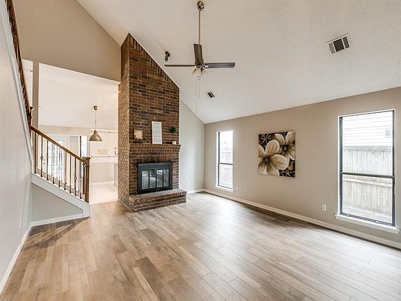 3rd image of 6405 Meadow Glen Dr