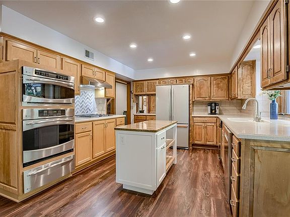 5th image of 11106 W 122nd St