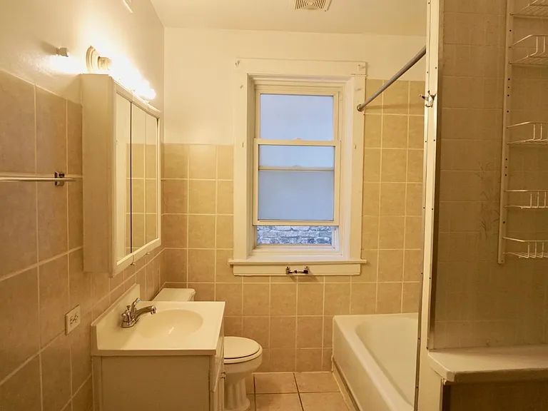 1525 W Ardmore Ave #1 — Photo 7
