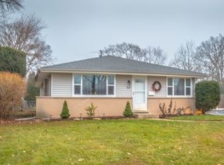 1021 Longmeadow Dr, Glenview, IL