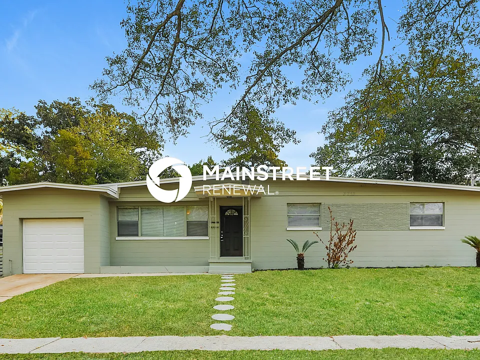 3713 Hoover Ln