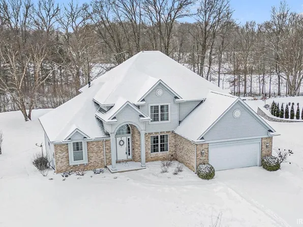 58245 Crystal Springs Dr, Goshen, IN 46528
