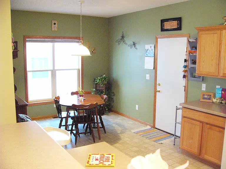 2871 Faulkner Dr — Photo 4