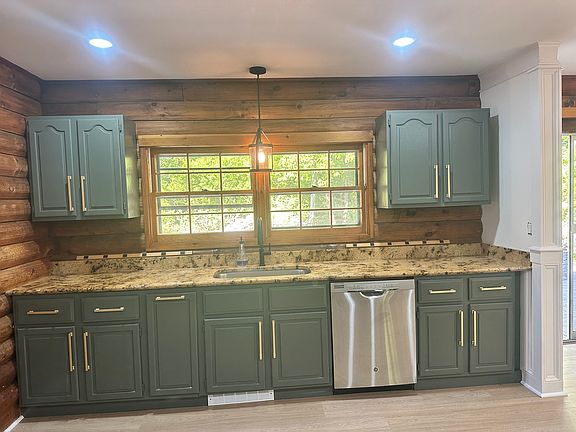 4th image of 1058 Hoffman Rd