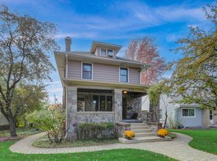 835 N Ellsworth St, Naperville, IL 60563