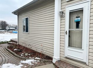 32912 Killewald Dr, New Baltimore, MI 48047