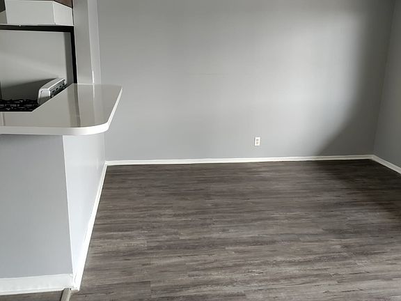 2nd image of 1765 Cedar Ave #10Q
