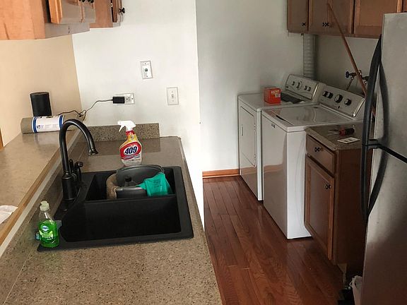 2nd image of 1285 Pleasant Ave